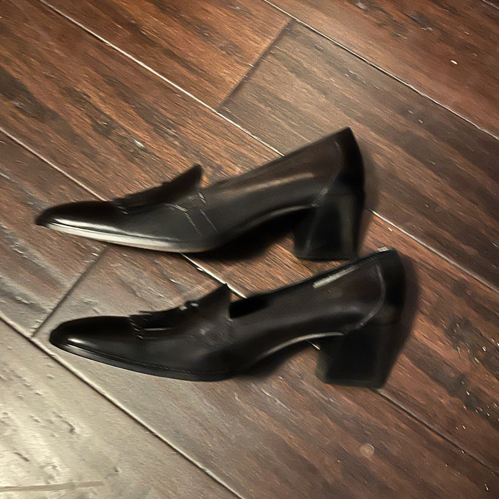 Etienne Aigner Vtg. Black Parlay Loafers Sz 8 - Picture 3 of 4